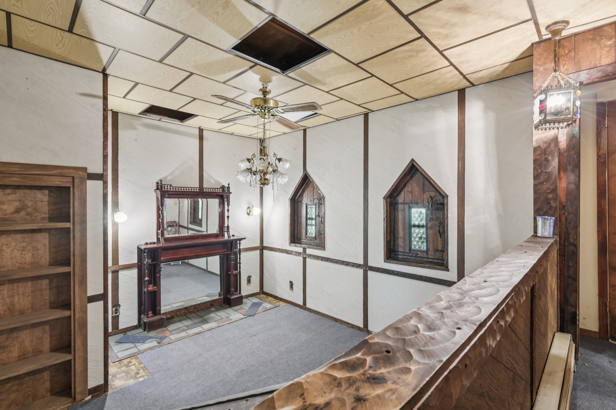 Jones Pl-S1704-036.jpg