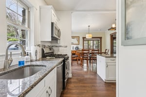 Jones Pl-S1704-015.jpg