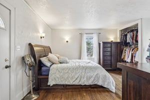 Jones Pl-S1704-023.jpg