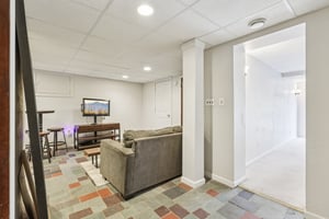 Jones Pl-S1704-037.jpg