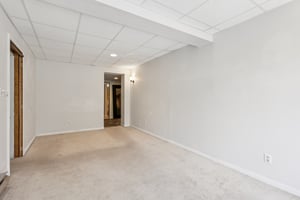 Jones Pl-S1704-043.jpg