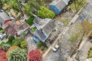 Jones Pl-S1704-054.jpg