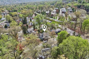 Jones Pl-S1704-056.jpg