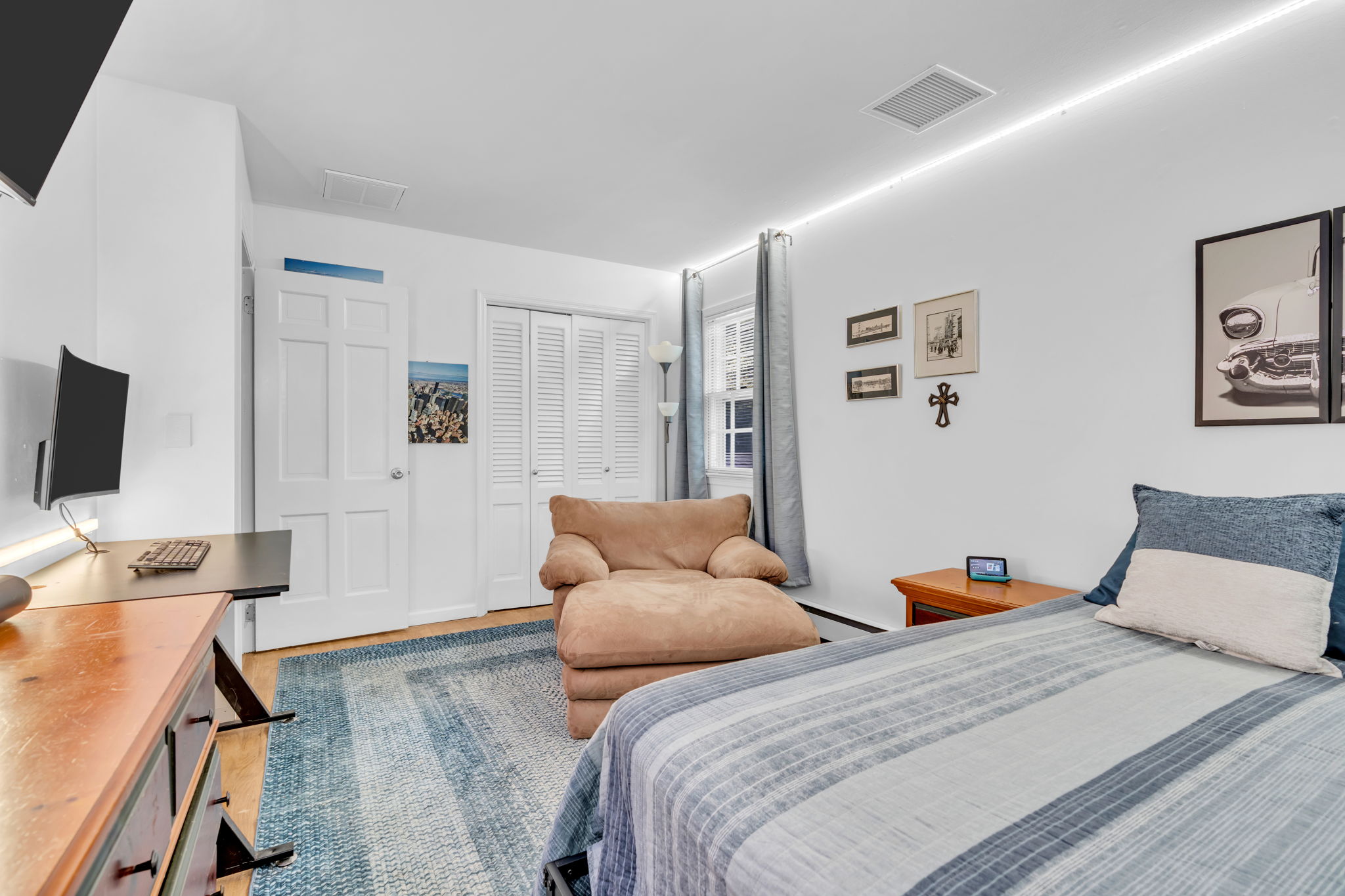  Photo 42