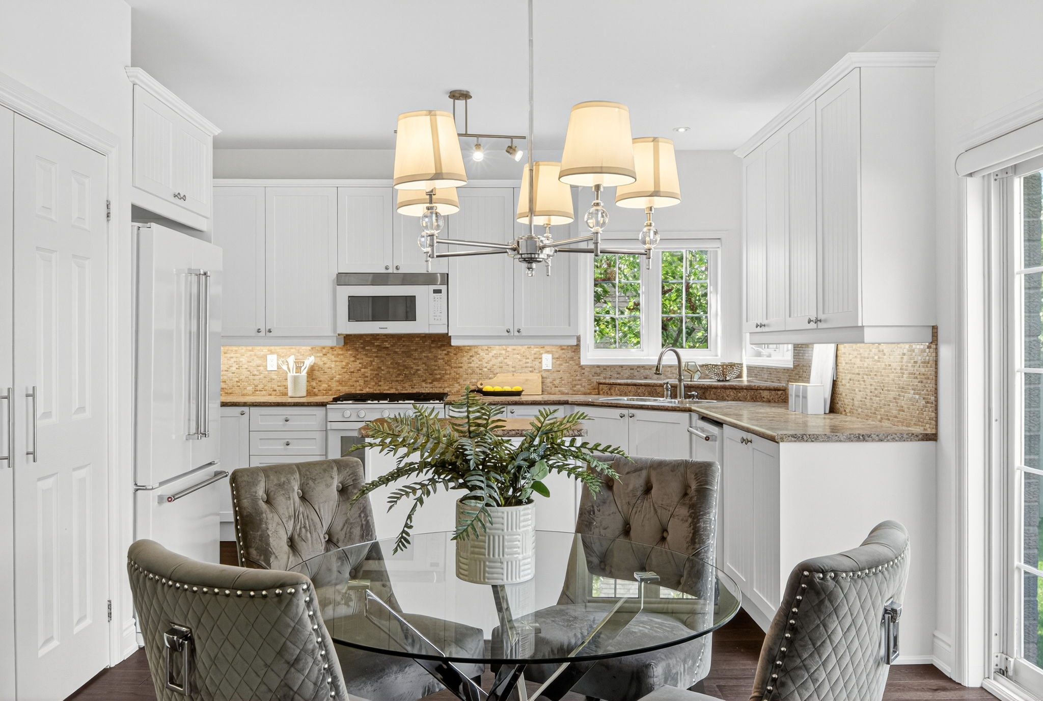 16 Moraine Ridge Dr Richmond Hill, ON L4E 4S8