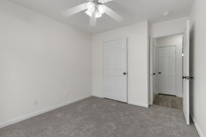  Photo 32