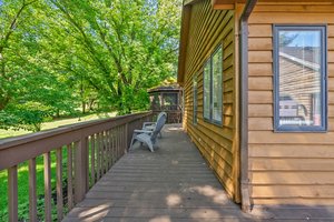  Photo 44