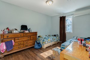  Photo 33