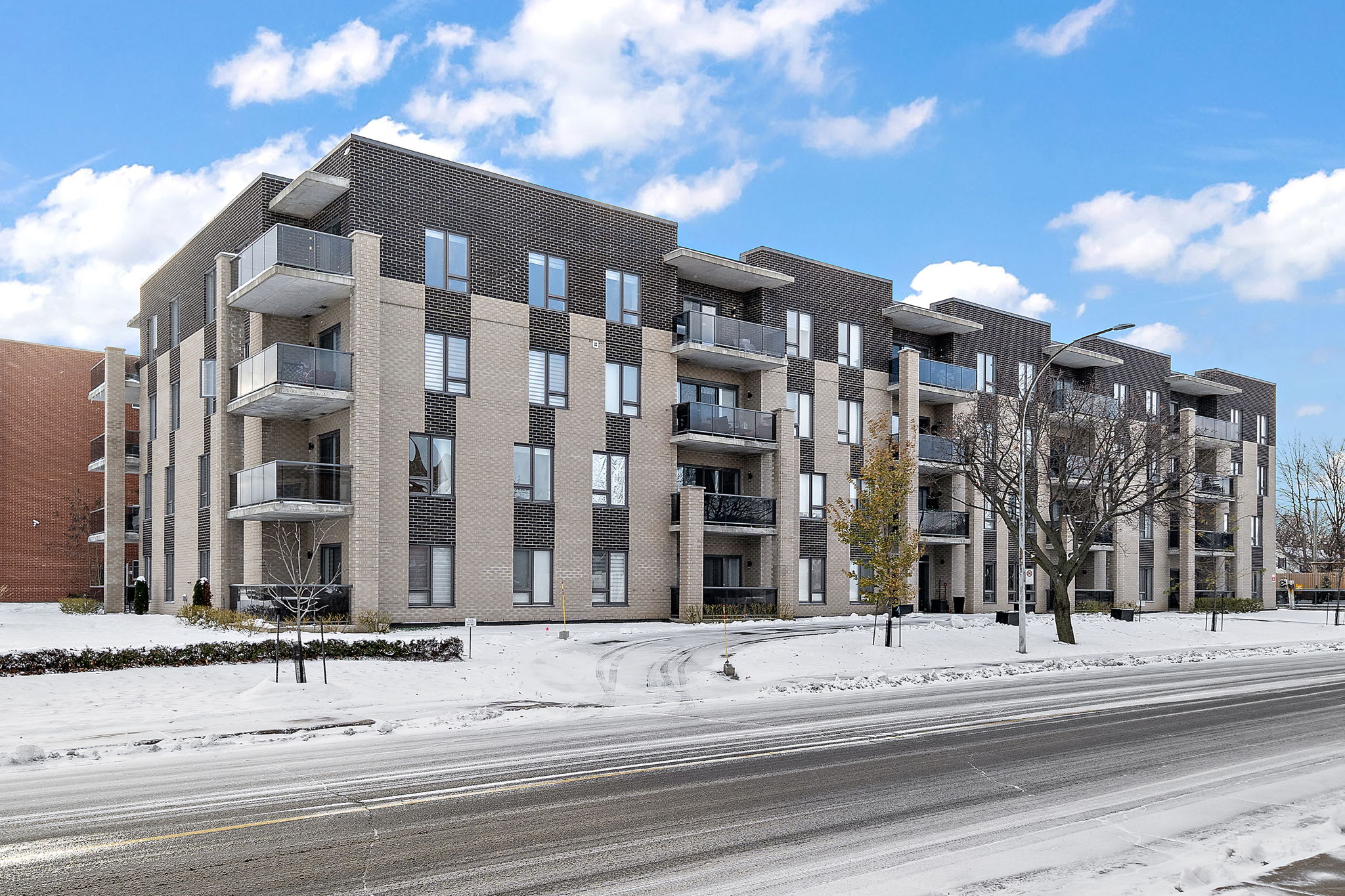 16 Rue RogerPilon apt. 408, DollarddesOrmeaux, QC H9B 0B1 Montreal Real Estate Photography