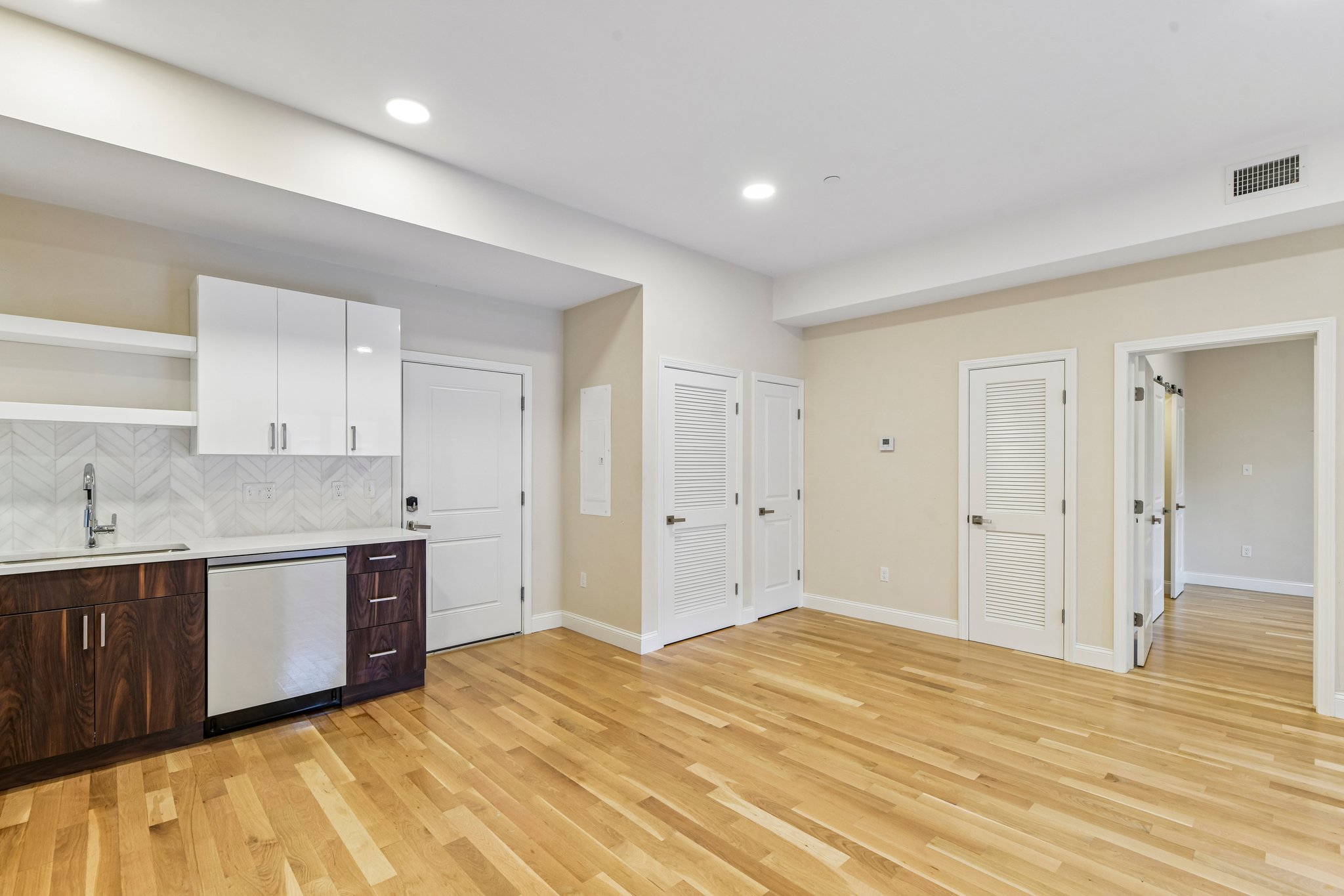 Taber St 203-S0510-006.jpg