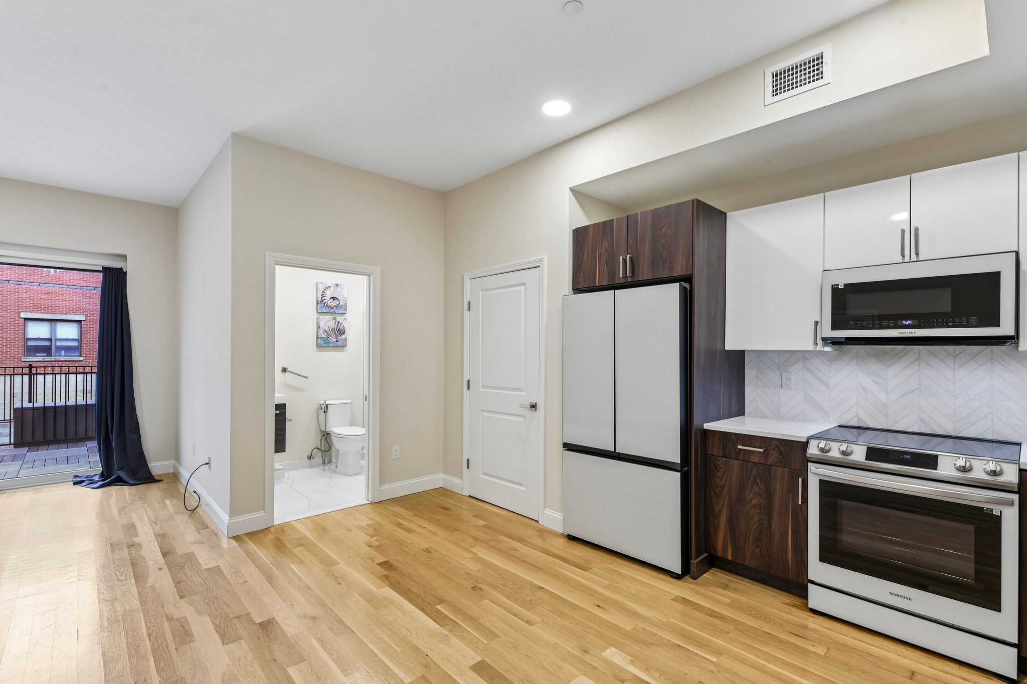 Taber St 203-S0510-010.jpg