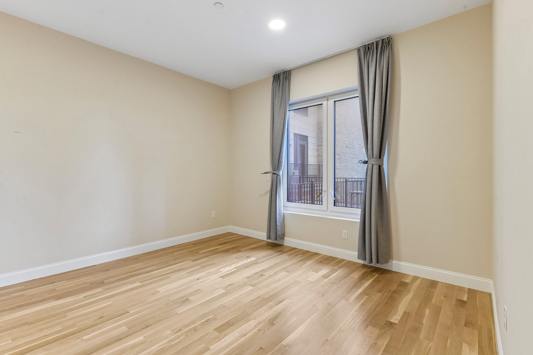 Taber St 203-S0510-013.jpg
