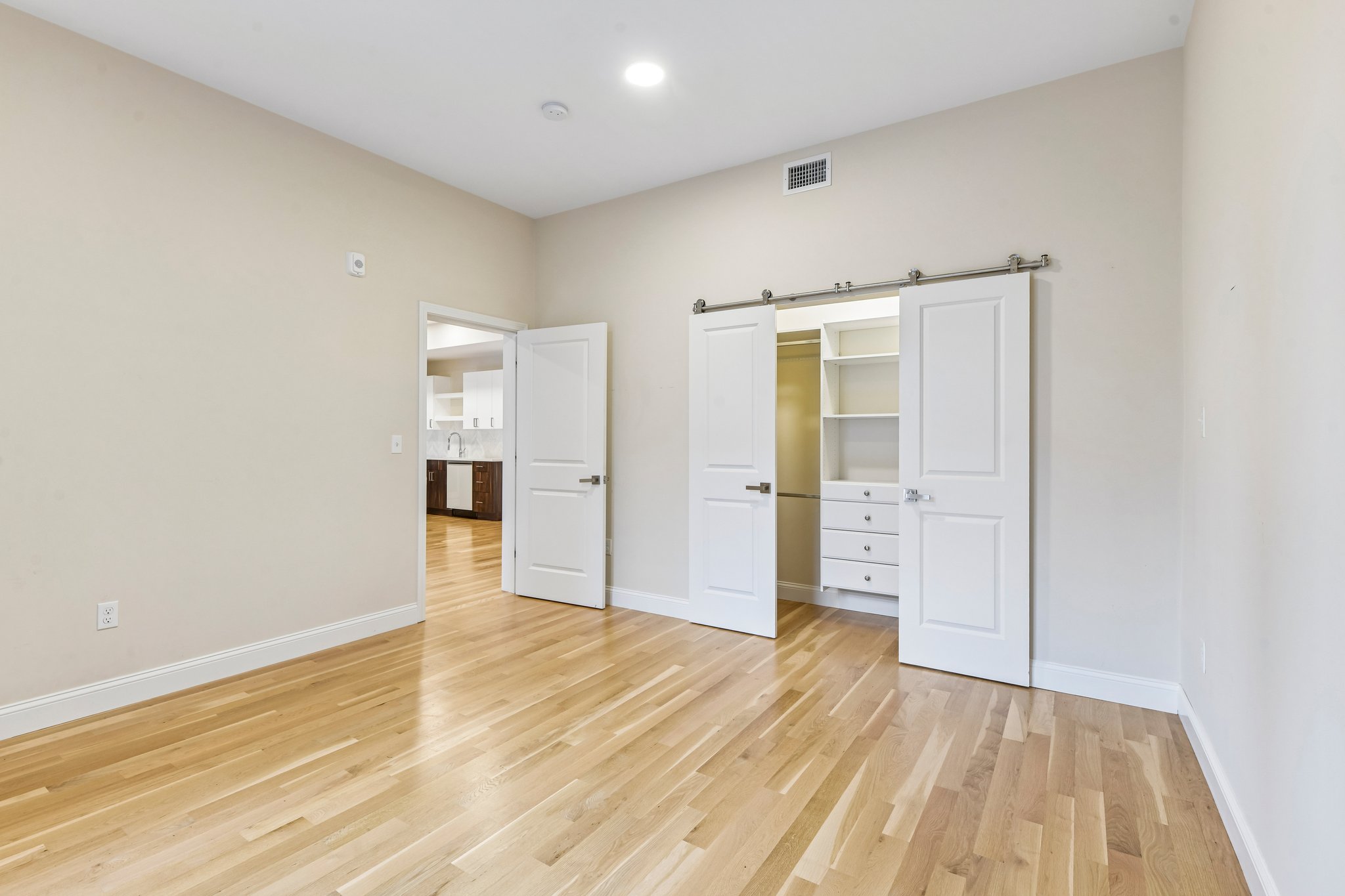 Taber St 203-S0510-014.jpg