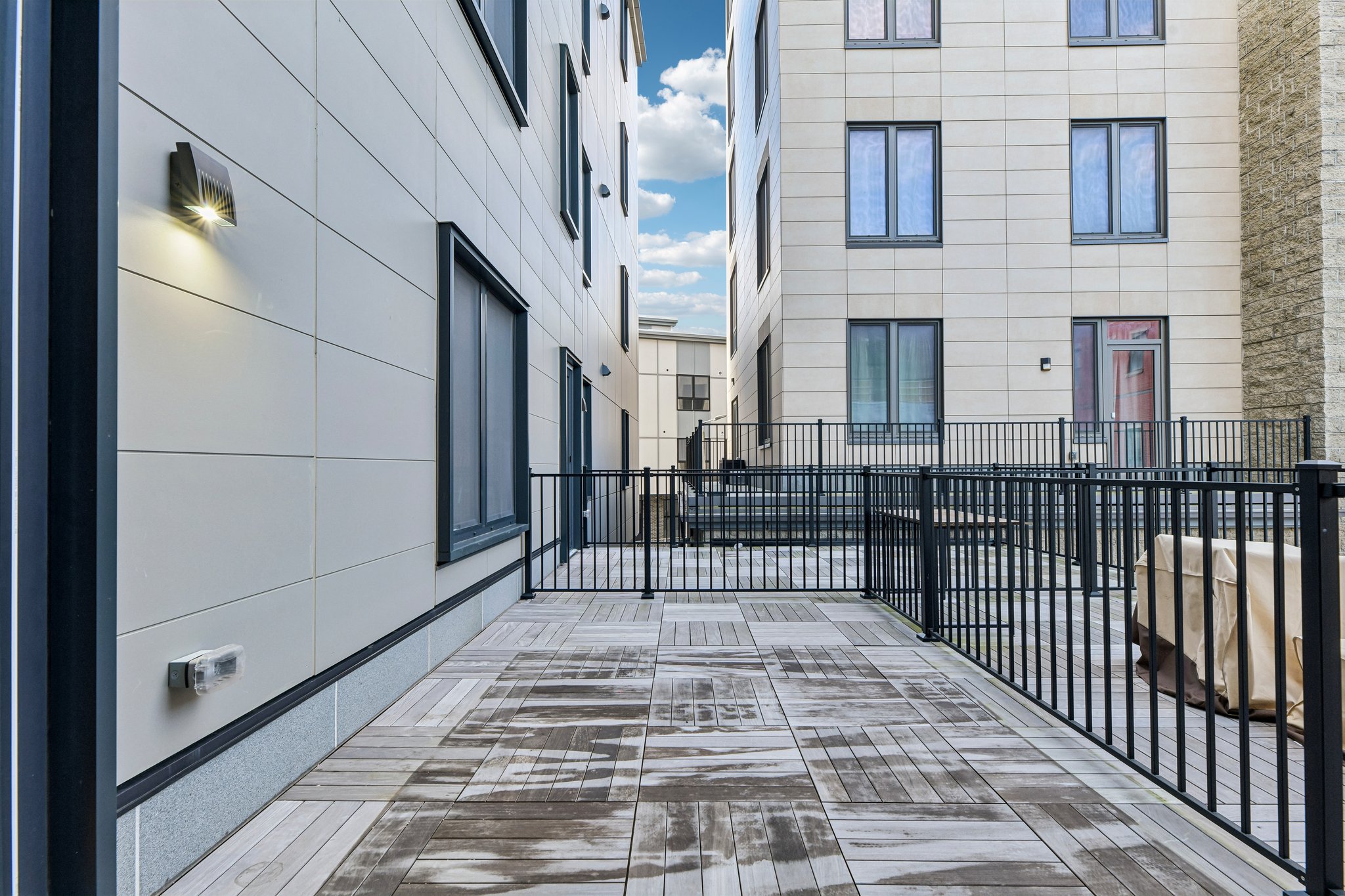 Taber St 203-S0510-017.jpg