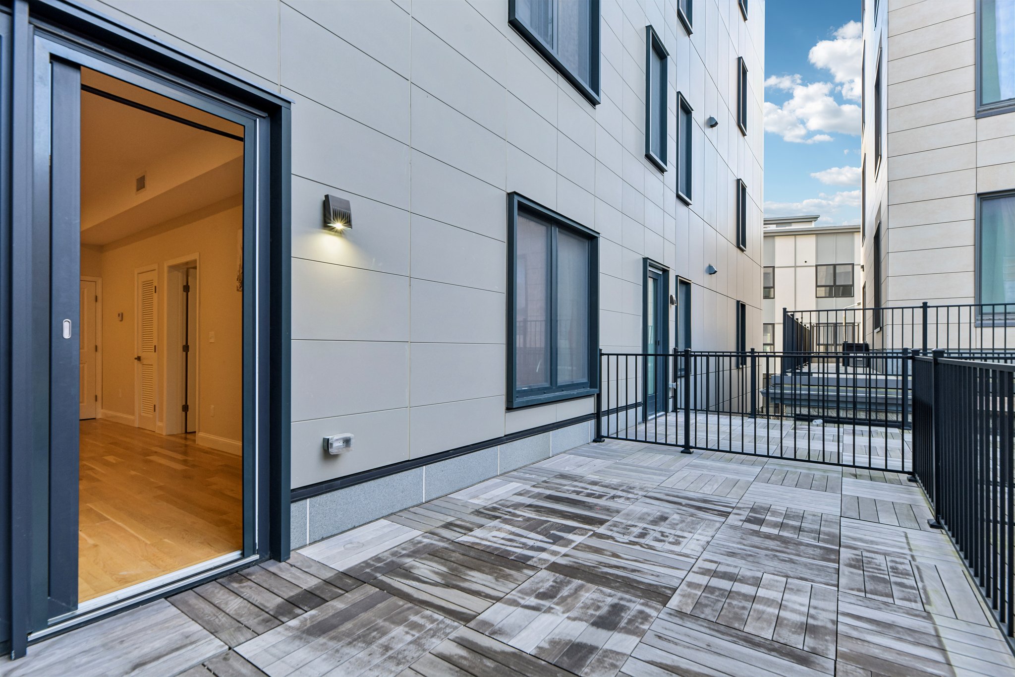 Taber St 203-S0510-018.jpg