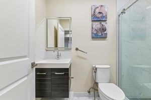Taber St 203-S0510-012.jpg