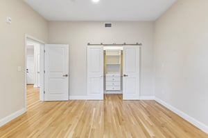 Taber St 203-S0510-015.jpg