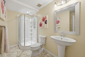 16 Windemere Place - Final Listing Photos-015