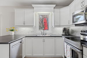 16 Windemere Place - Final Listing Photos-029