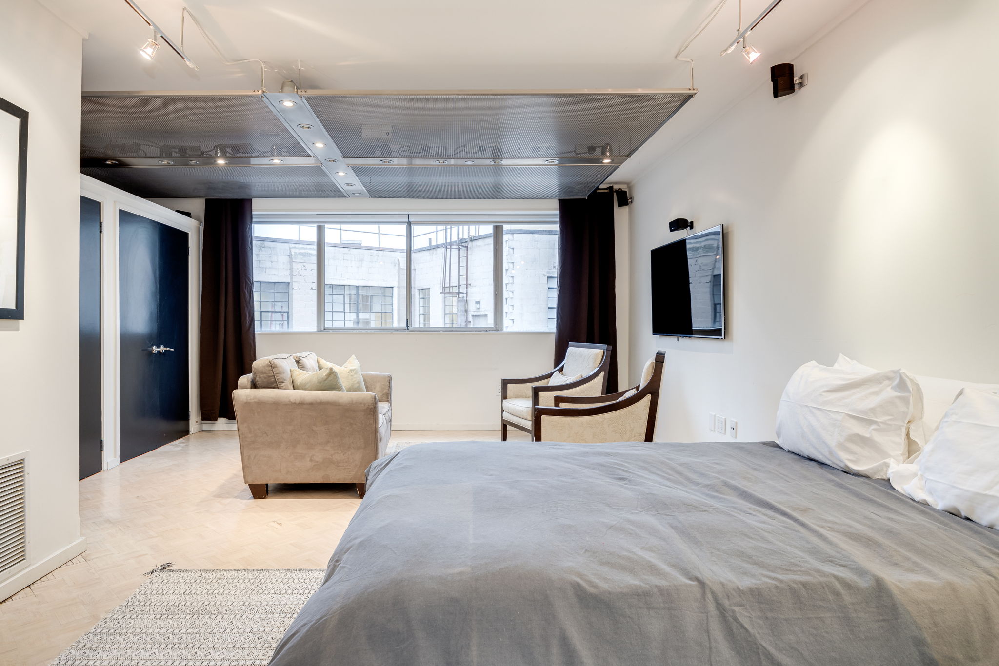 Toronto property showcase — delivered property photograph 18