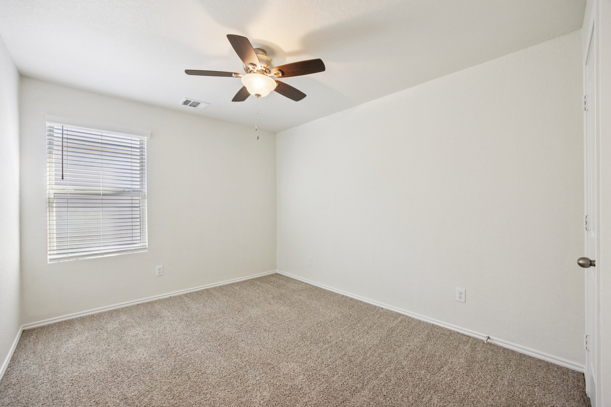 Field Ridge-S2203-017.jpg