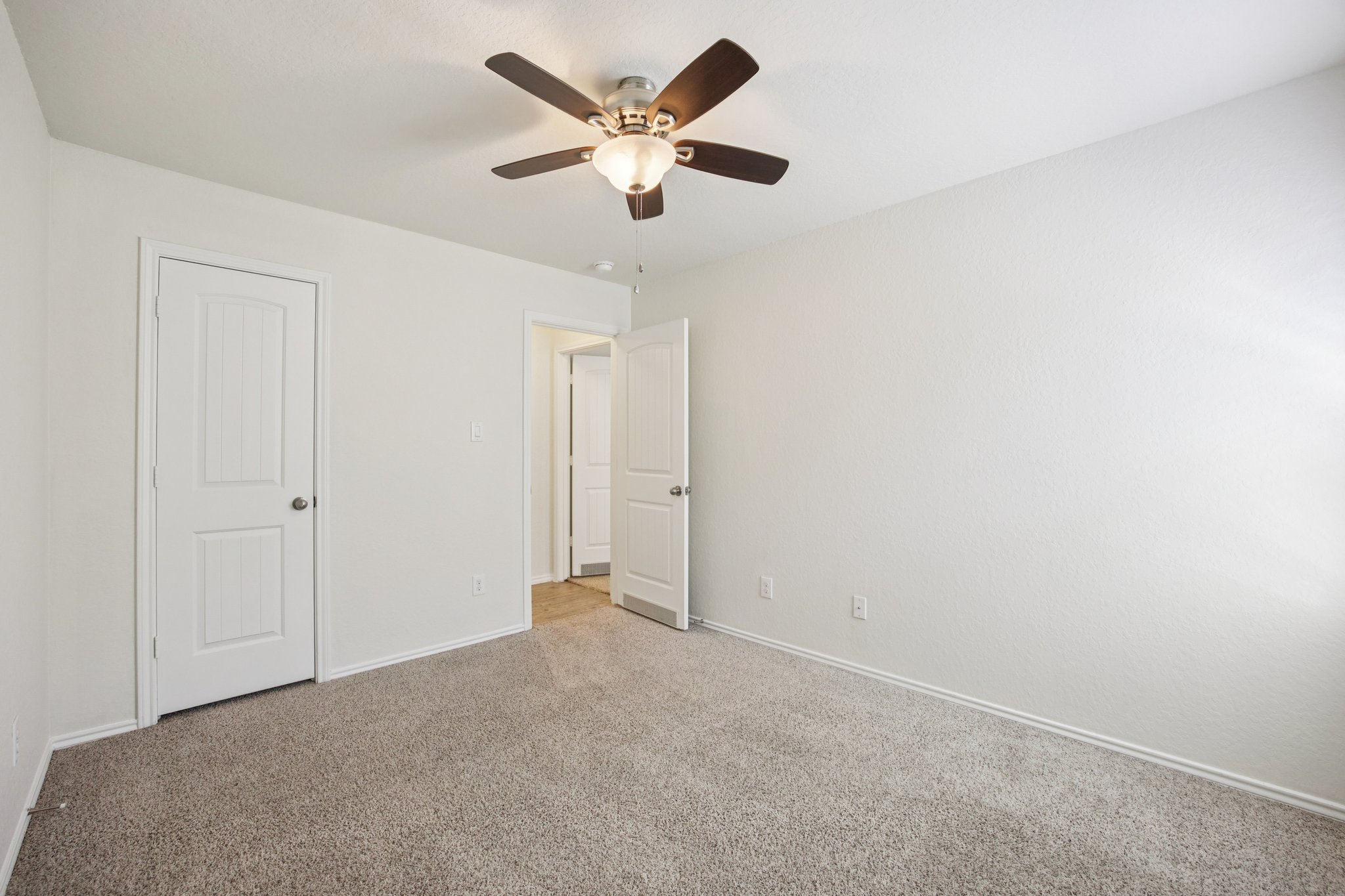 Field Ridge-S2203-018.jpg