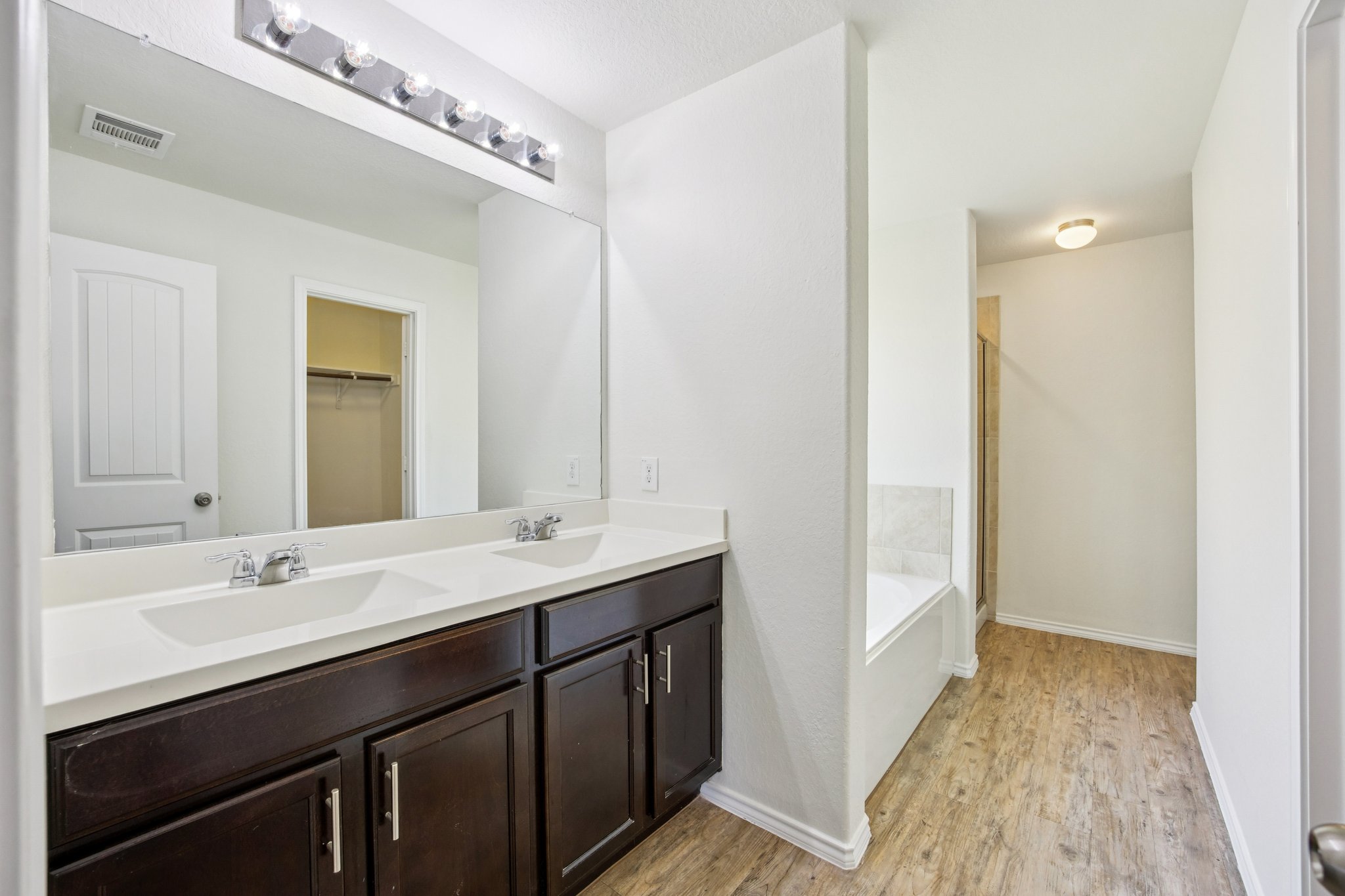 Field Ridge-S2203-025.jpg