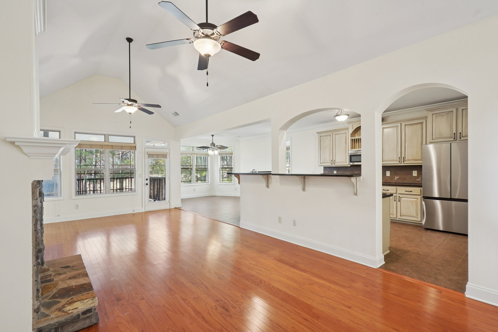 Greenview Dr-S1812-006.jpg