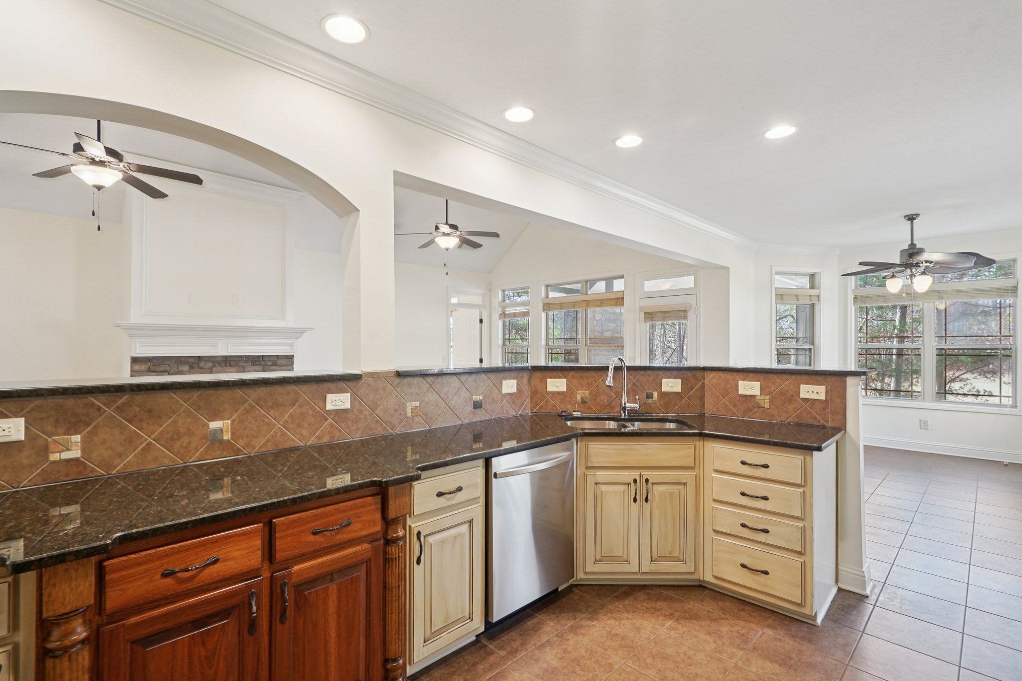 Greenview Dr-S1812-012.jpg