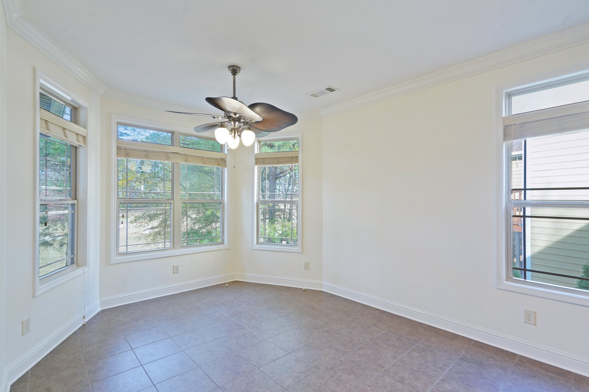 Greenview Dr-S1812-015.jpg