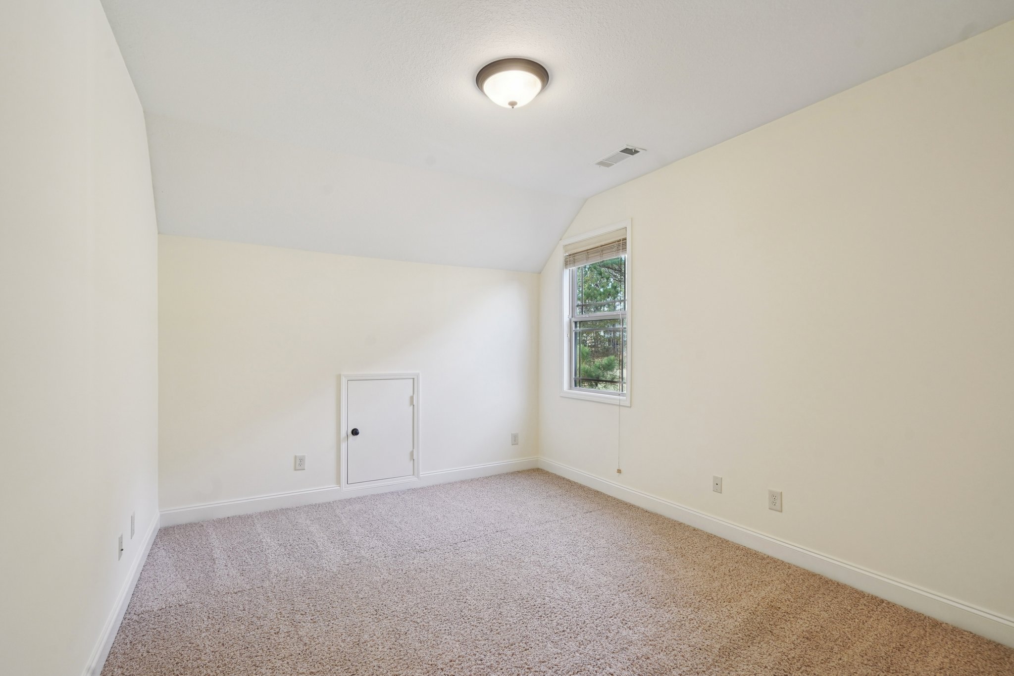 Greenview Dr-S1812-026.jpg