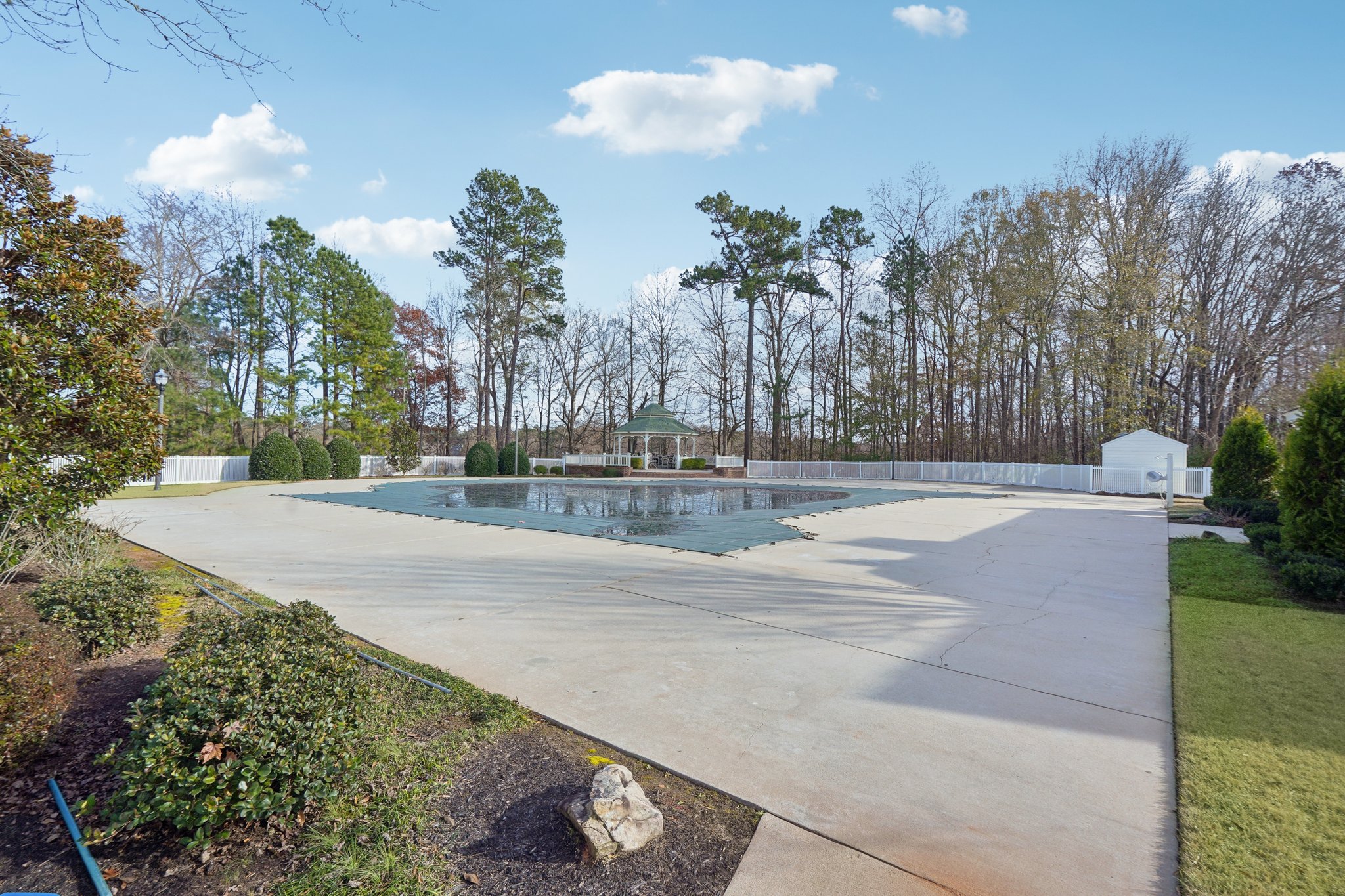 Greenview Dr-1812-901.jpg