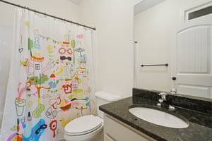 Greenview Dr-S1812-025.jpg