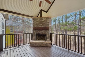 Greenview Dr-S1812-031.jpg