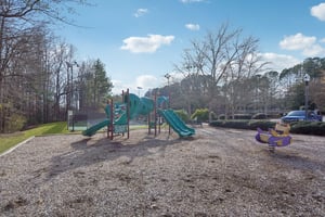 Greenview Dr-1812-903.jpg