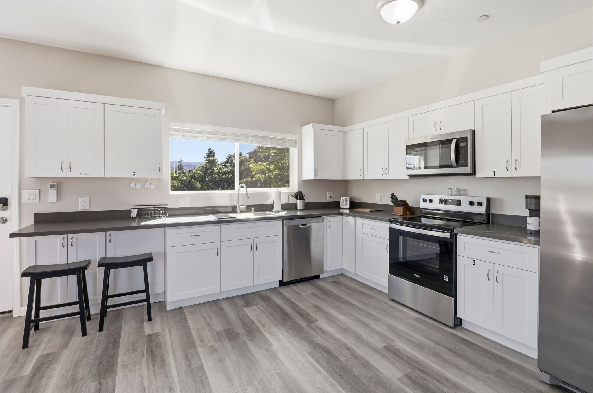 011_F8_160 Harrison Ave