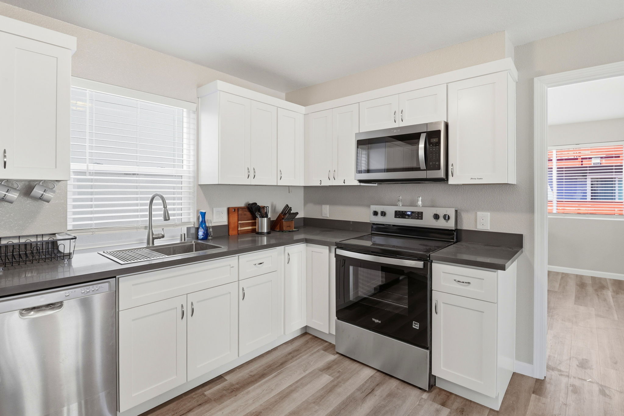 014_F8_160 Harrison Ave