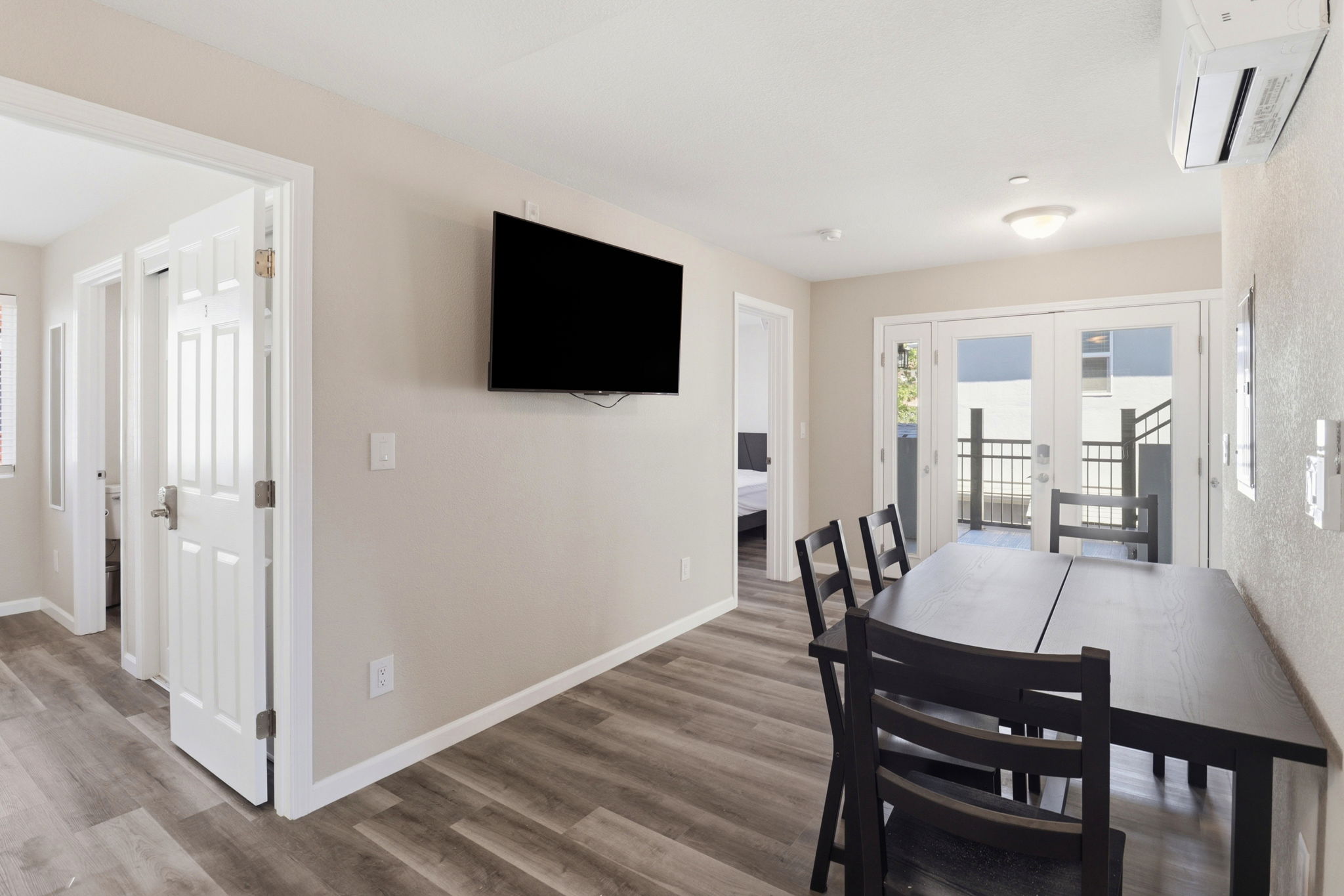 016_F8_160 Harrison Ave