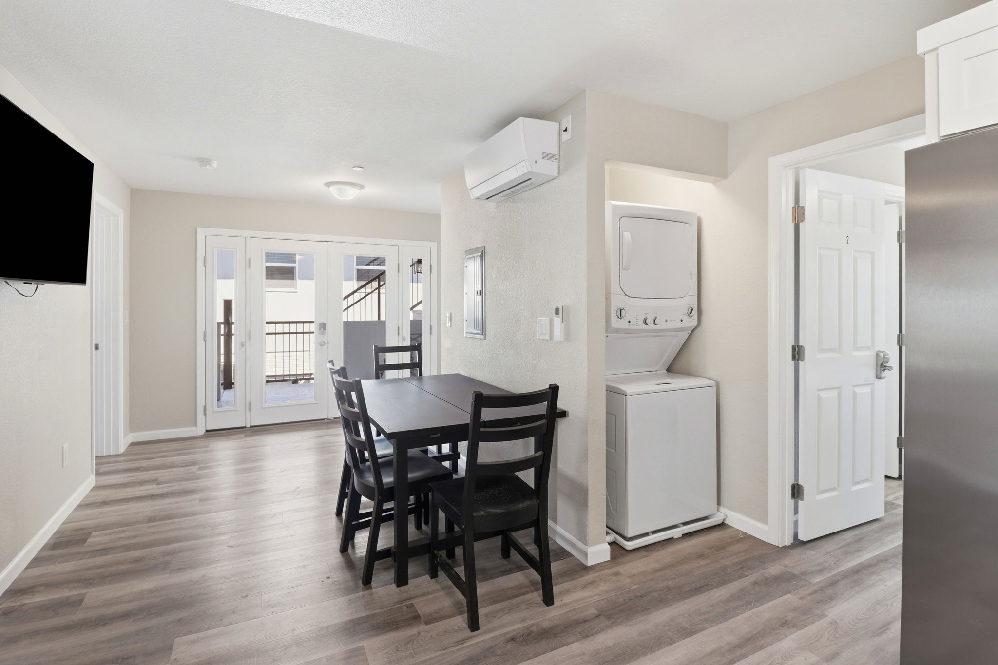 019_F8_160 Harrison Ave