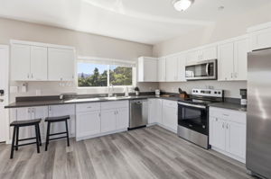 011_F8_160 Harrison Ave
