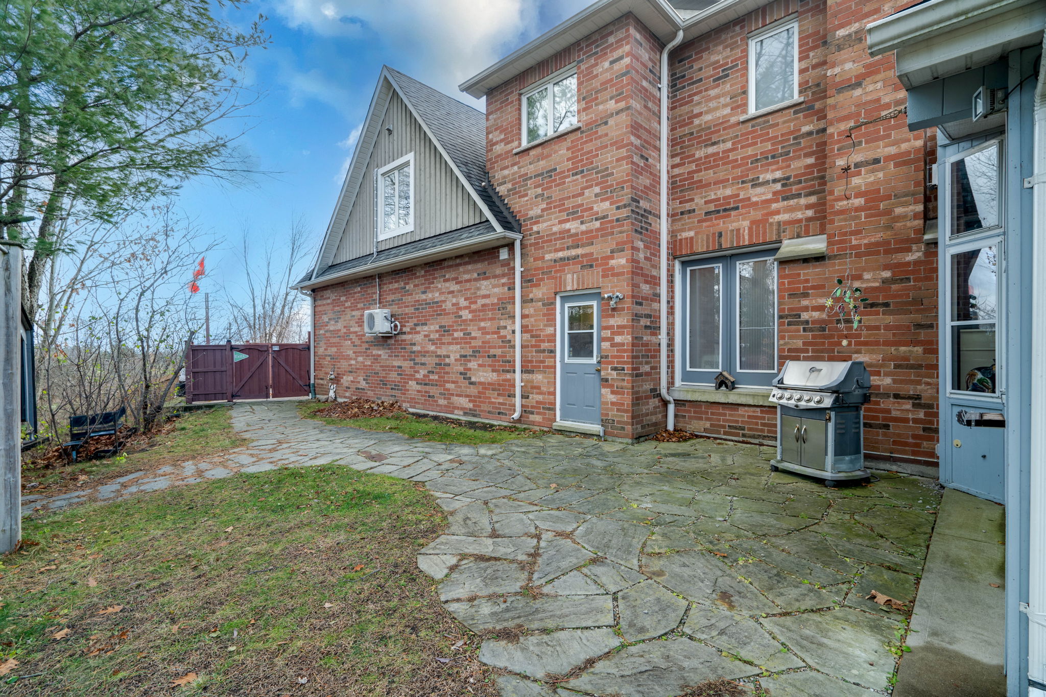 160 Kootenay Ridge Vaughan, ON L6A 2V9