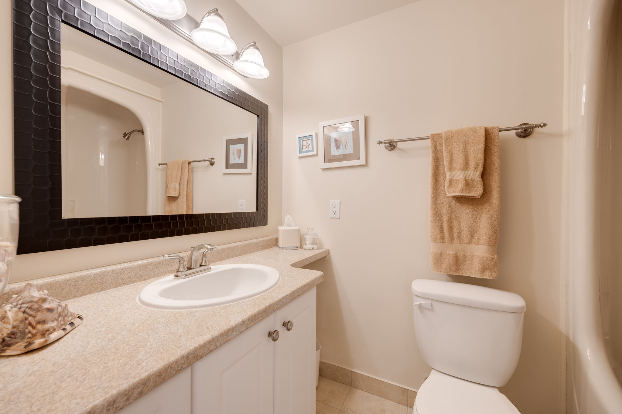 Aurora property showcase — delivered property photograph 25