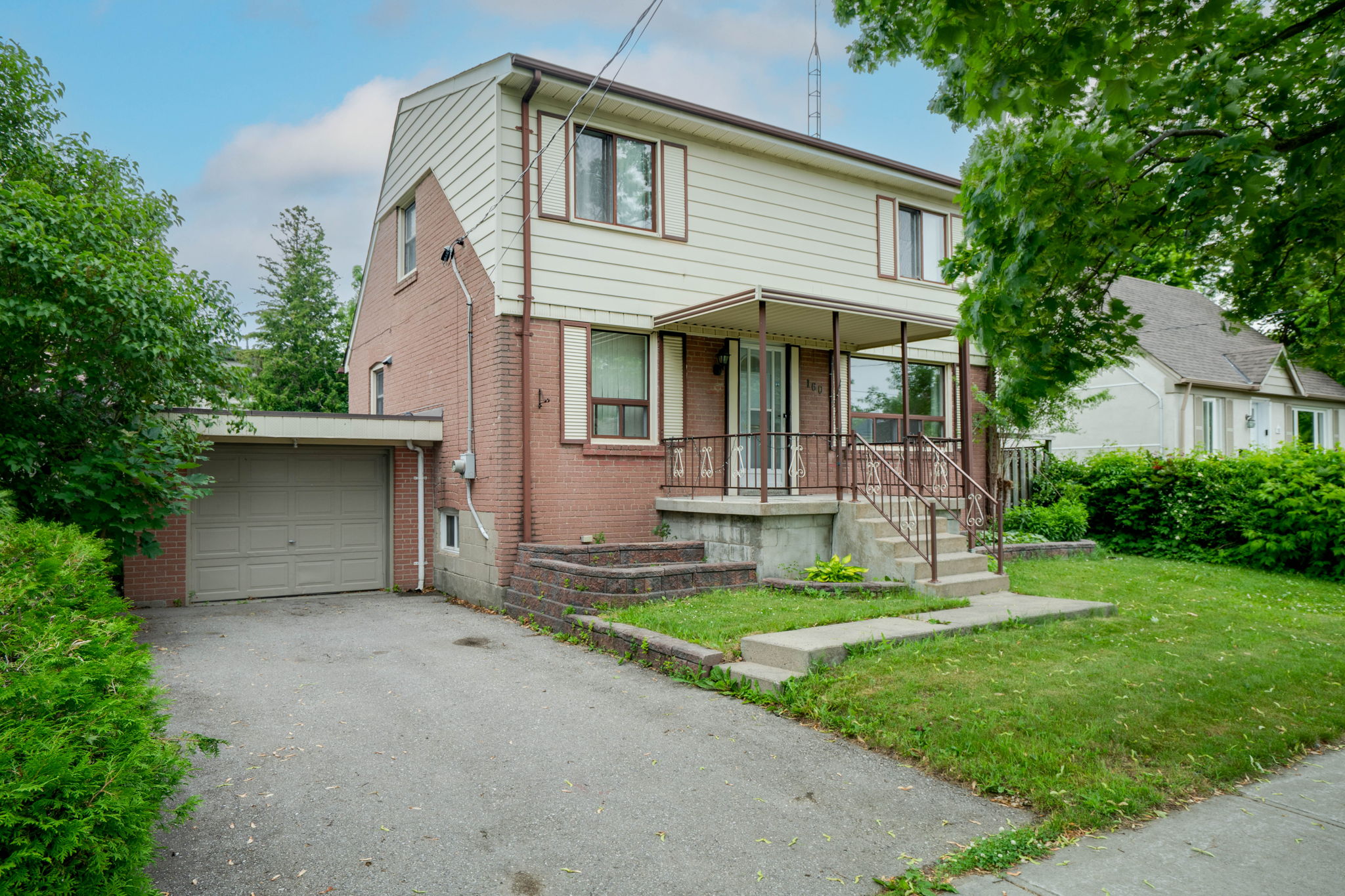 160 Pleasant Ave Toronto, ON M2M 1M3