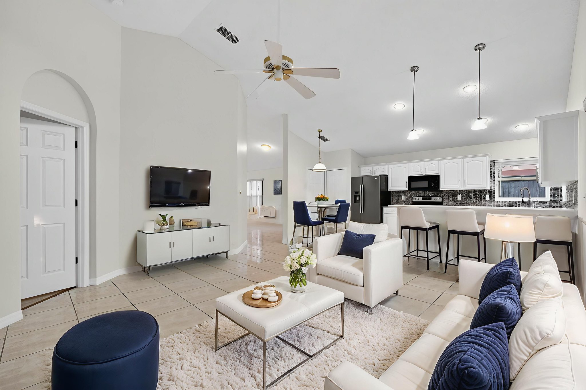 Orlando-38 virtually staged.jpeg