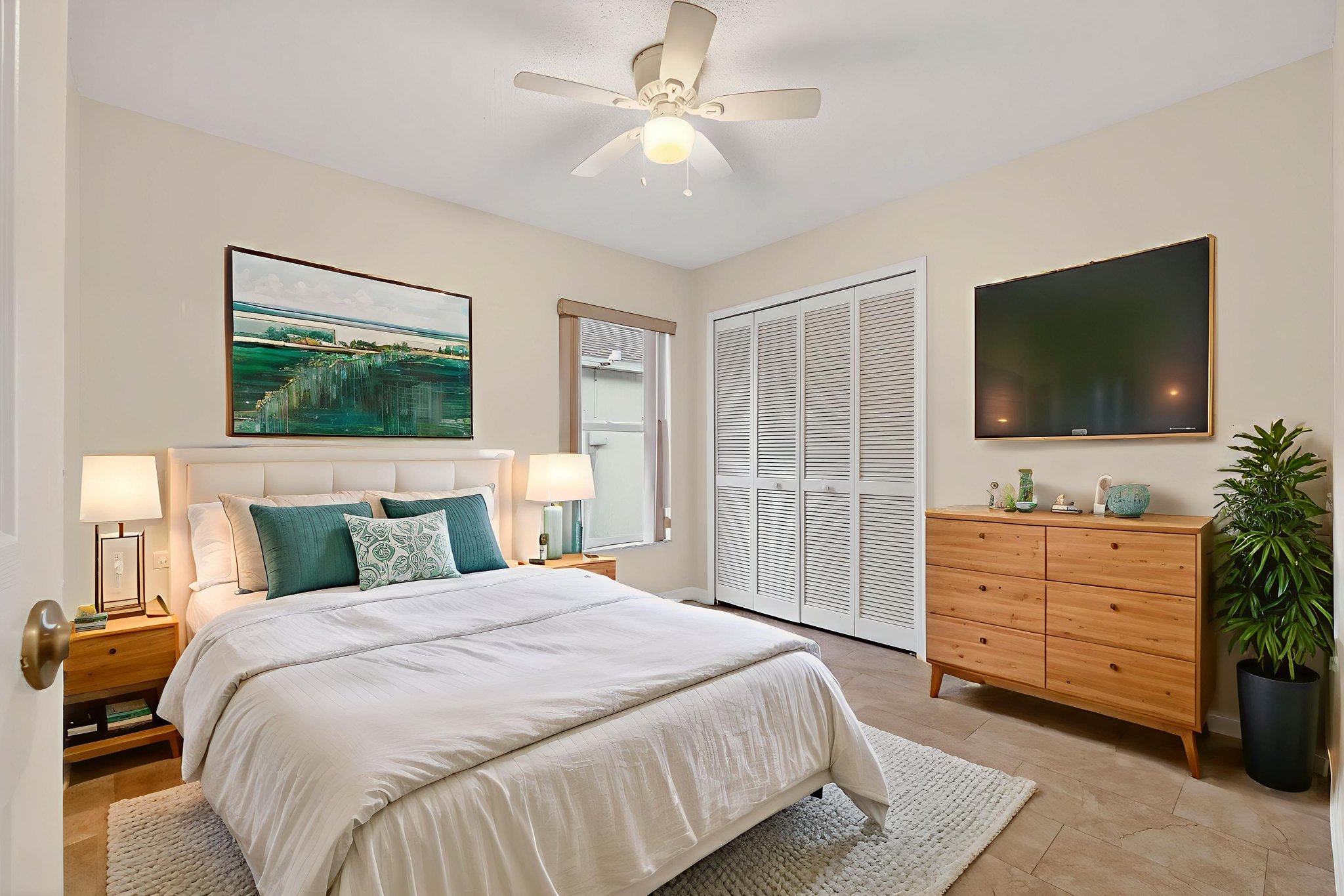 Orlando-32 virtually staged.jpeg