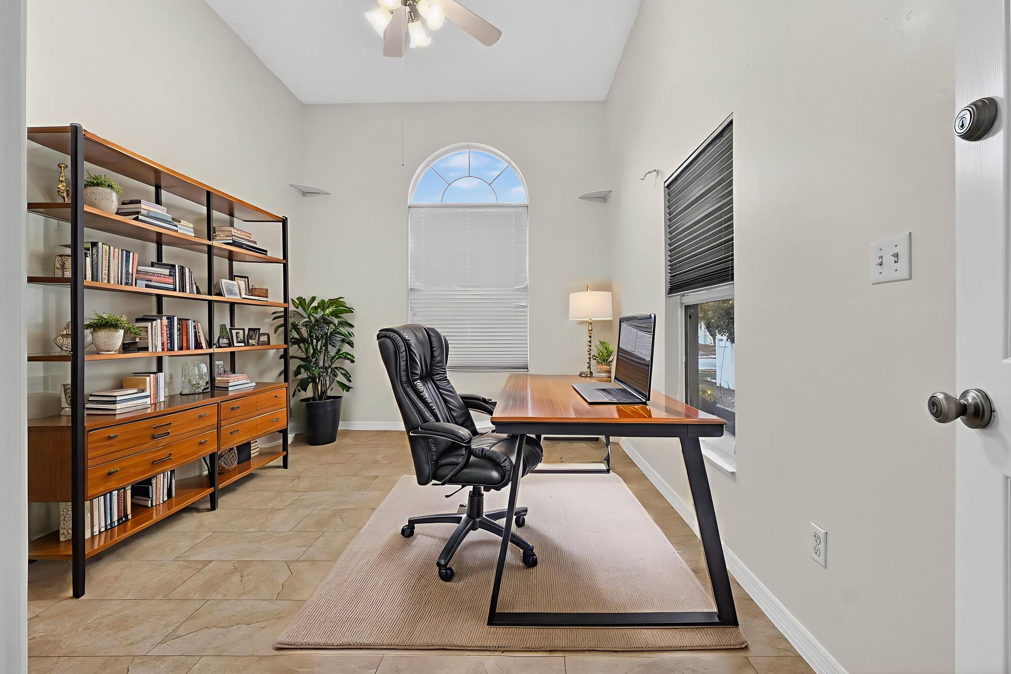 Orlando-25 virtually staged.jpeg