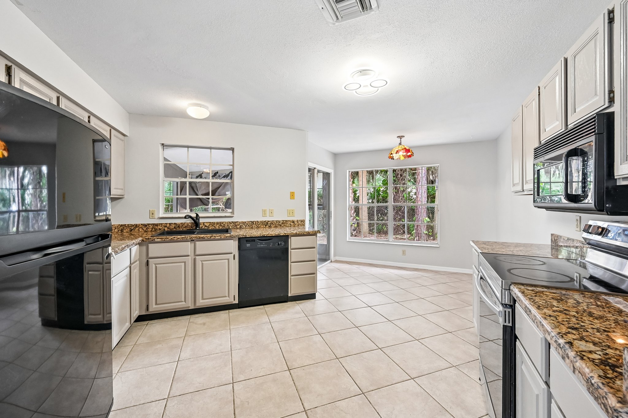 Royal Pine Cir-S0605-012.jpg