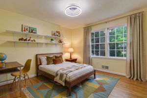 Bedroom #2 (Front, Middle)