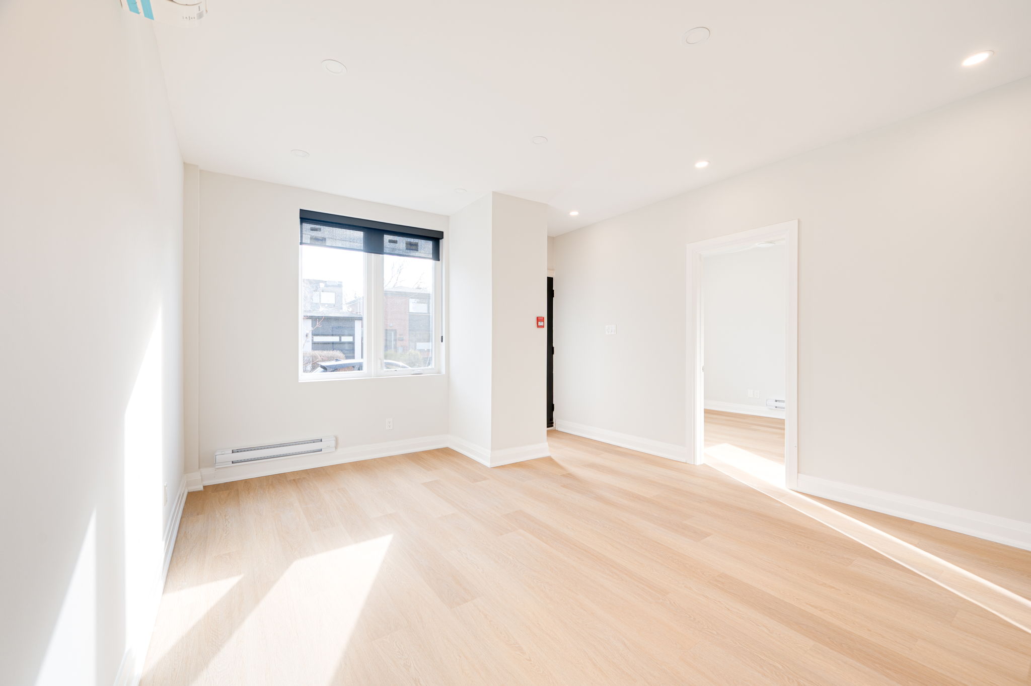160 Tyrrel Ave Unit 1 Toronto, ON M6G 2G7
