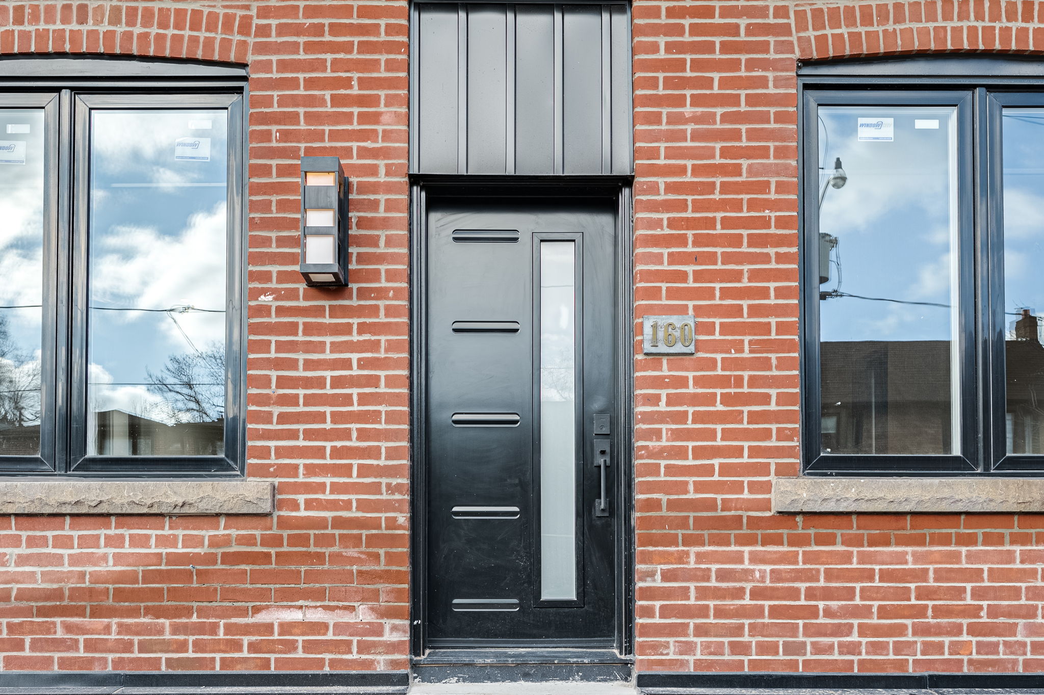 160 Tyrrel Ave Unit 1 Toronto, ON M6G 2G7